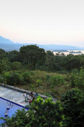 Rustic Lakeside Private Escape With Huge Private Pool 2min From Lake